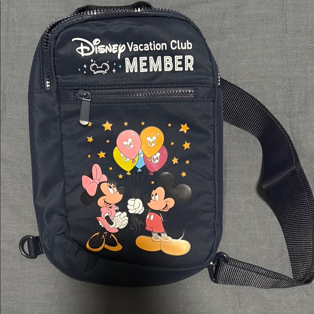 Disney Vacation Club Member Navy Crossbody Bag new